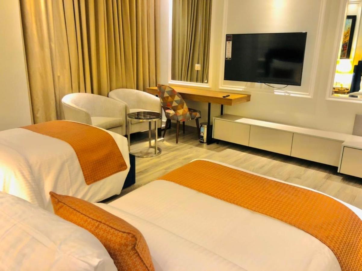Best Western Premier Hotel Gulberg Лахор Экстерьер фото