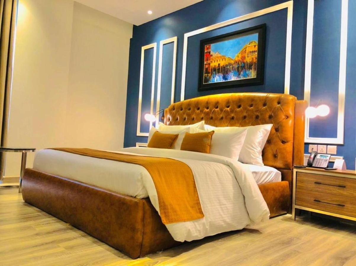 Best Western Premier Hotel Gulberg Лахор Экстерьер фото